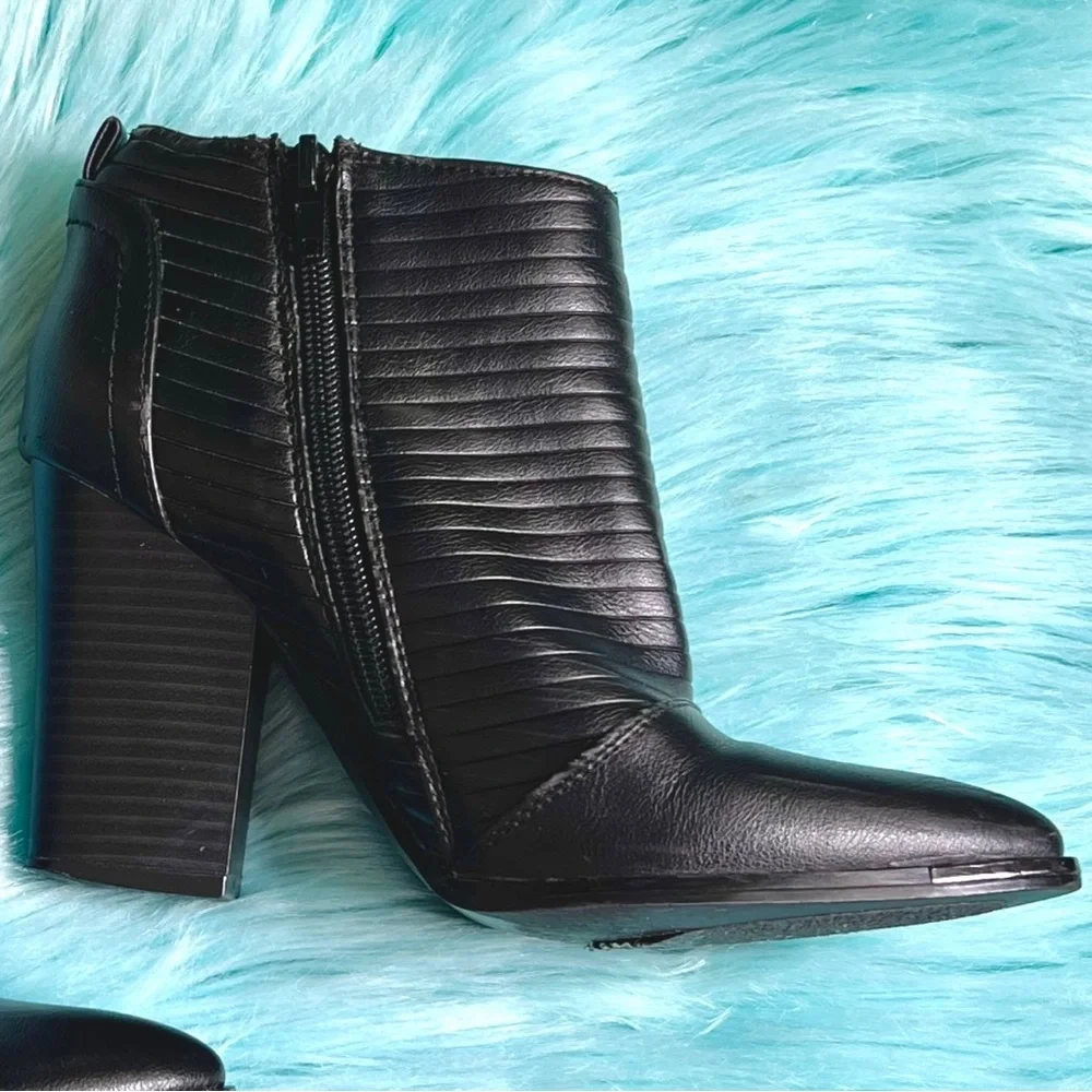 G by Guess Black Moto Ankle Booties Block Heel Side Zip Women’s Size 6.5